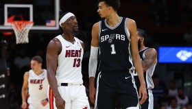 火箭队季前赛阵容豪华，乌度卡豪组3套阵容备战4场全胜